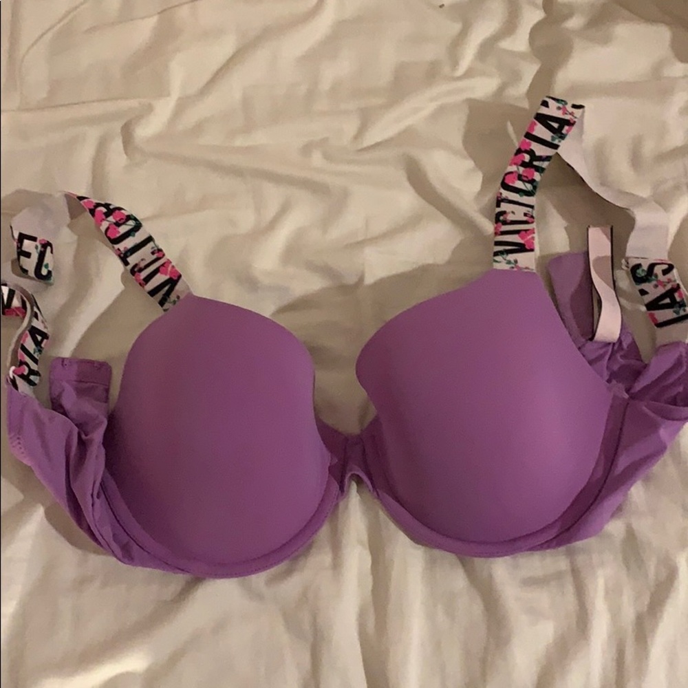 vs pink bra!!